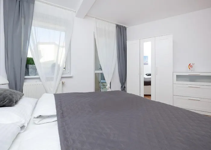 Port Kolobrzeg Str Towarowa By Jantar Apartamenty Kolobrzeg